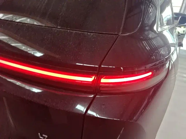 Li Auto L7 — Фото автомобиля 7