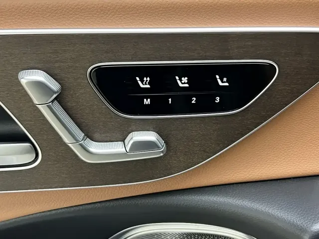 Mercedes-Benz E-Class — Фото автомобиля 18
