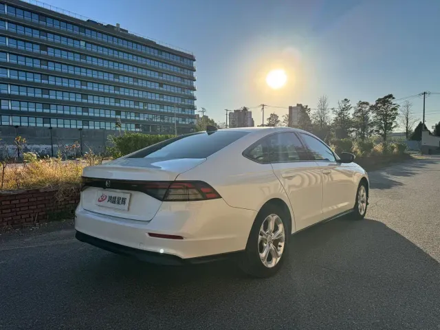 Honda Accord — Фото автомобиля 4