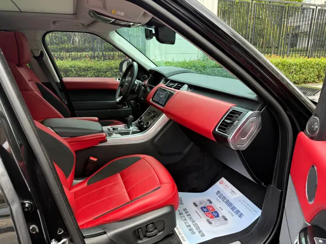 Land Rover Range Rover Sport — Фото автомобиля 10
