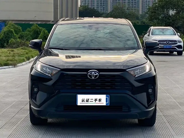 Toyota RAV4 — Фото автомобиля 2