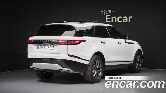Land Rover Range Rover Velar Range Rover Velar 2.0 P250 Dynamic SE — Фото автомобиля 2