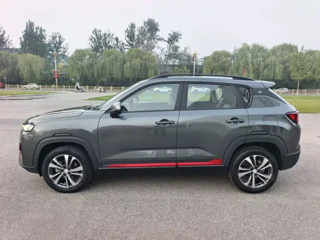 Changan CS35 Plus — Фото автомобиля 5
