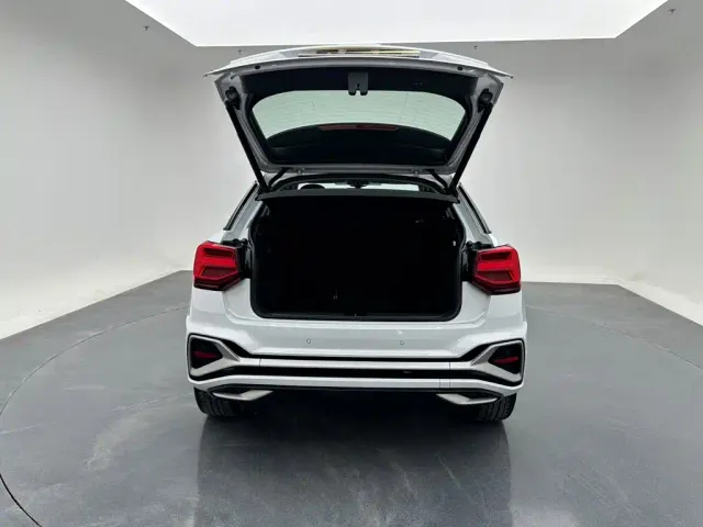 Audi Q2L — Фото автомобиля 27