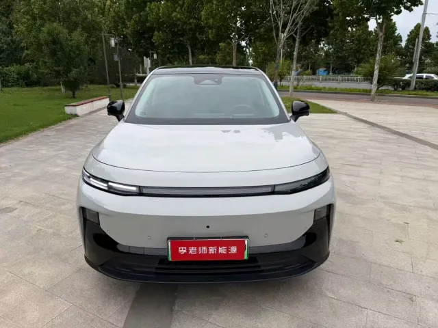 Leapmotor B10 — Фото автомобиля 2