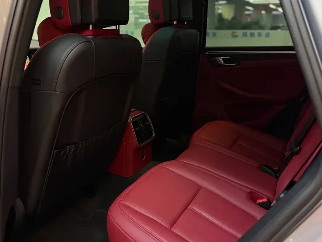 Porsche Macan — Фото автомобиля 12