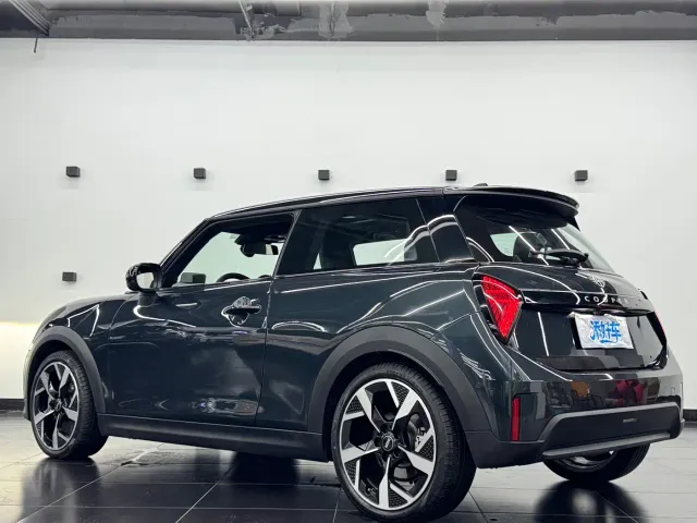MINI Hatch — Фото автомобиля 13