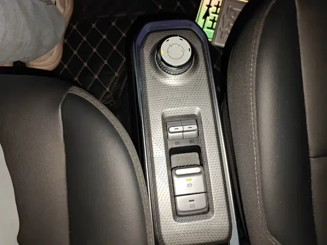 Baojun Yep — Фото автомобиля 13