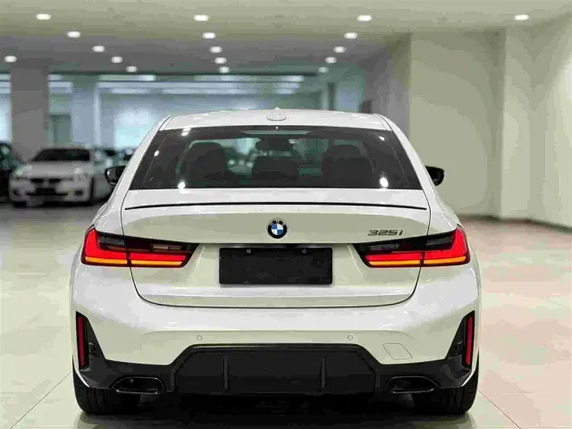 BMW 3 Series — Фото автомобиля 9