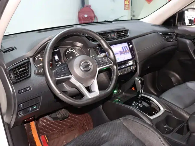 Nissan X-Trail — Фото автомобиля 10