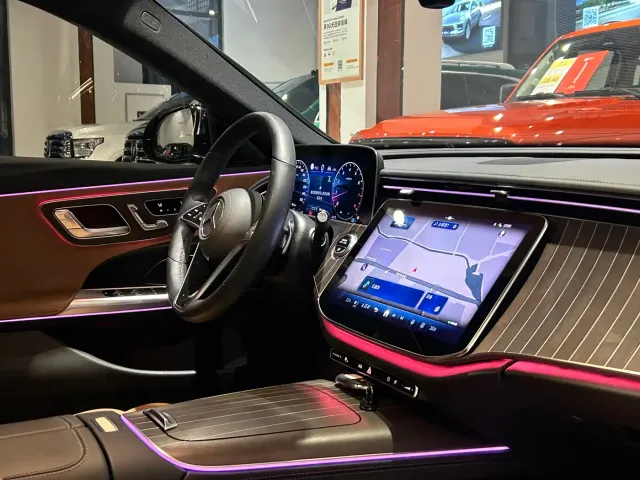 Mercedes-Benz E-Class — Фото автомобиля 26