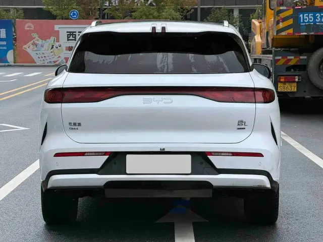 BYD Tang L — Фото автомобиля 4