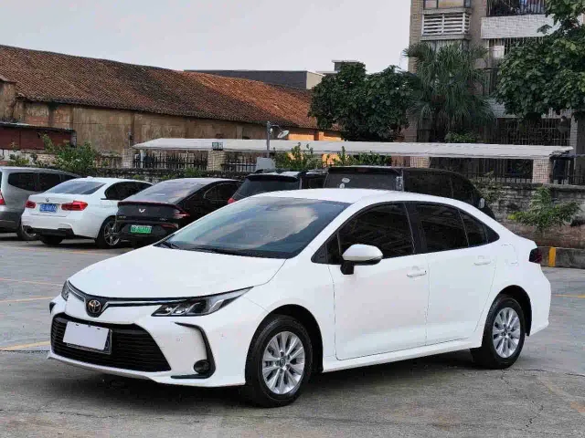 Фотография автомобиля — Toyota Corolla