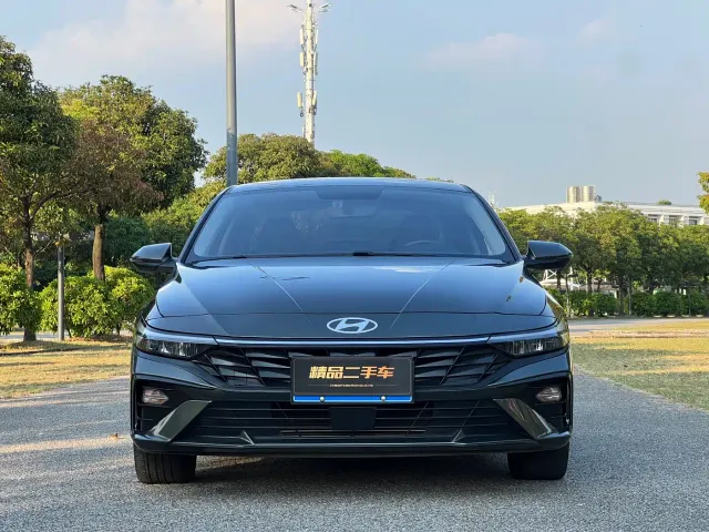 Hyundai Elantra — Фото автомобиля 2
