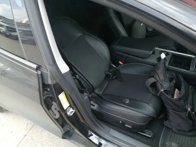 Tesla Model 3 — Фото автомобиля 24