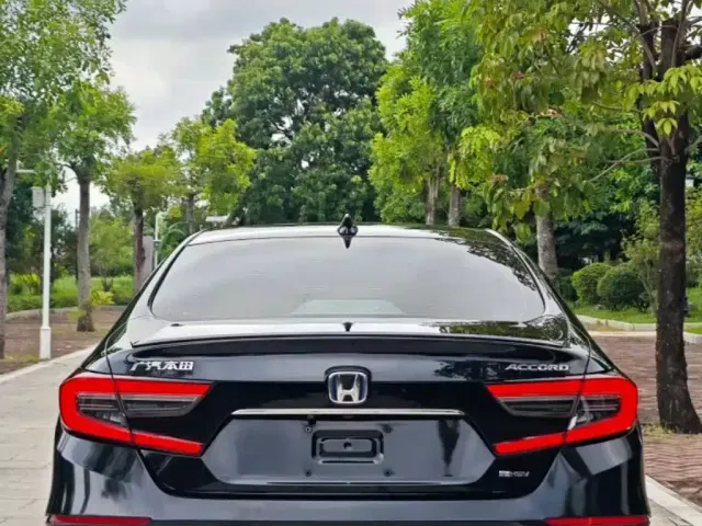 Honda Accord — Фото автомобиля 9