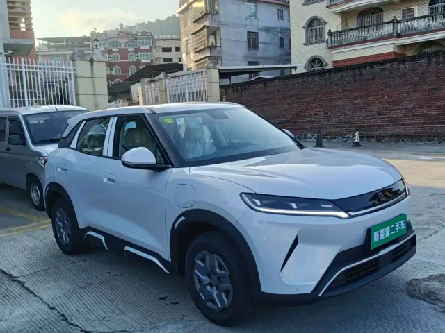 BYD Yuan UP — Фото автомобиля 2