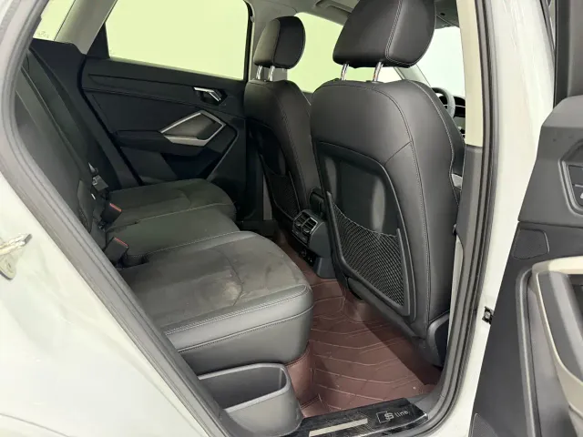 Audi Q3 — Фото автомобиля 14