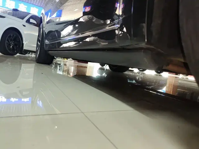 Li Auto L8 — Фото автомобиля 20