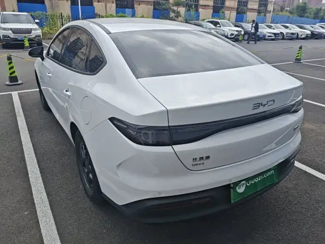 BYD Seal 05 DM-i — Фото автомобиля 4