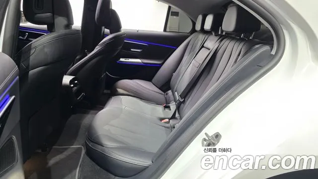 Mercedes-Benz E-Class — Фото автомобиля 10