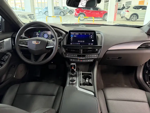 Cadillac CT5 — Фото автомобиля 9