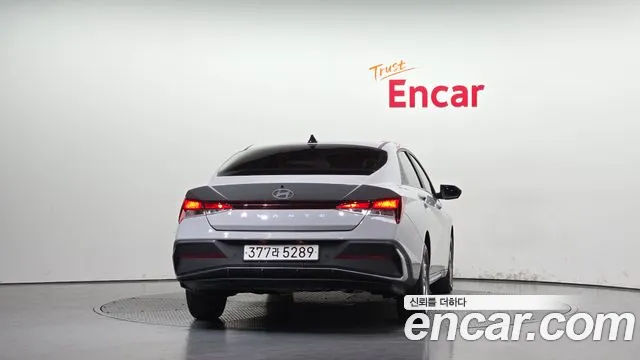 Hyundai Avante CN7 — Фото автомобиля 4