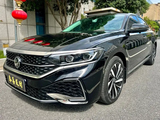Volkswagen Passat — Фото автомобиля 5