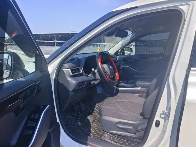 Toyota Highlander — Фото автомобиля 14