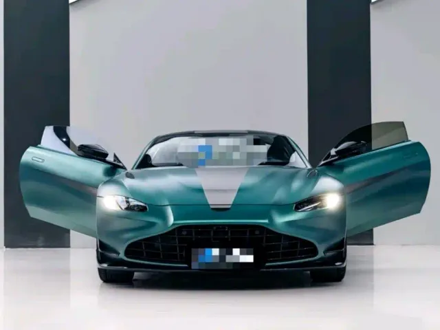 Aston Martin V8 Vantage 2020 4.0T V8 Coupe — Фото автомобиля 2