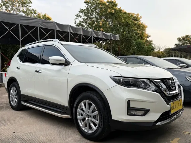 Nissan X-Trail — Фото автомобиля 3