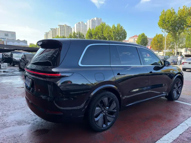 Li Auto L9 — Фото автомобиля 6
