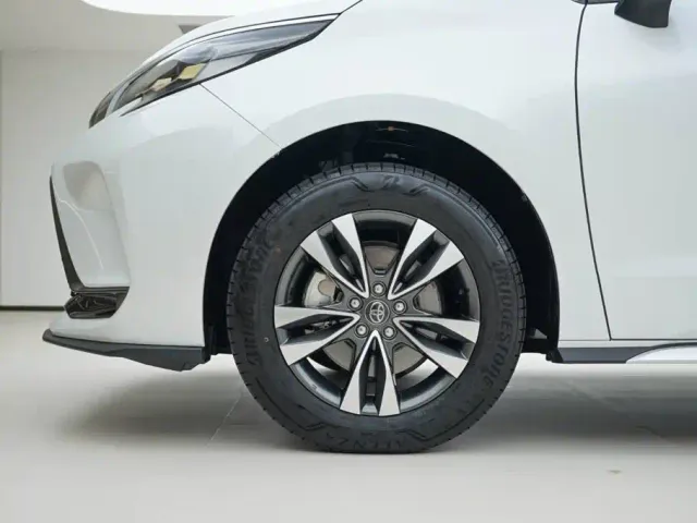 Toyota Granvia — Фото автомобиля 15