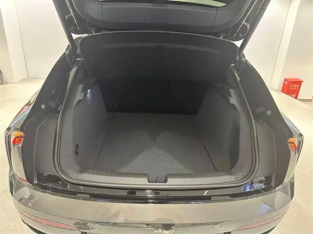 Audi E5 Sportback — Фото автомобиля 6
