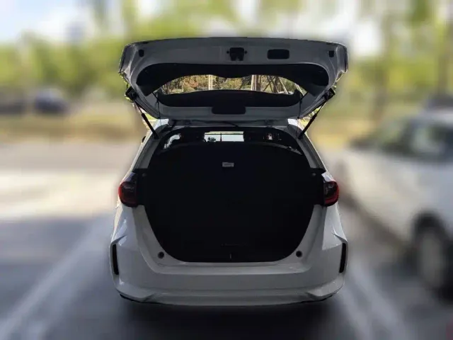Honda Fit — Фото автомобиля 9