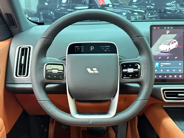 Li Auto L6 — Фото автомобиля 15