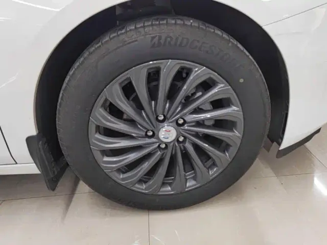Buick LaCrosse — Фото автомобиля 6