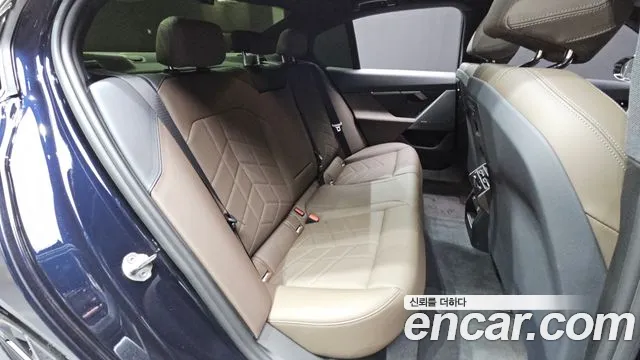 BMW 5 Series G60 — Фото автомобиля 16