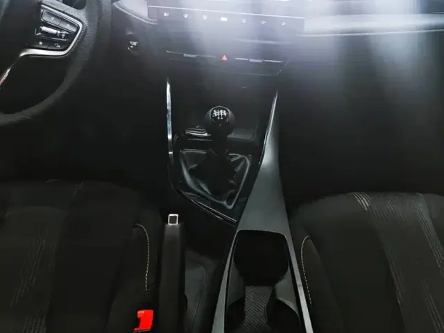Roewe i5 — Фото автомобиля 16