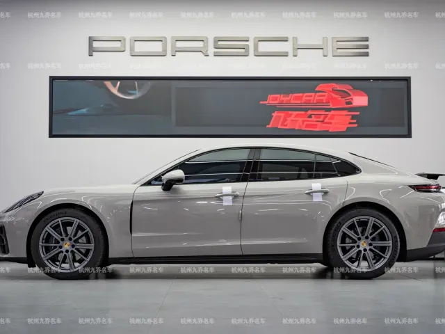 Porsche Panamera — Фото автомобиля 8