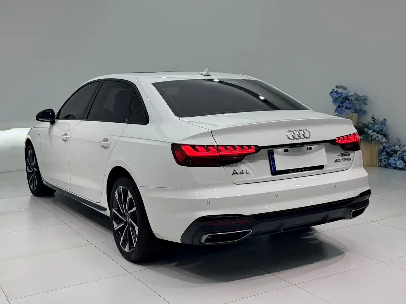 Audi Audi A4L 2023 40 TFSI Luxury Sport — Фото автомобиля 9