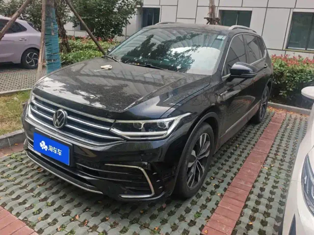 Фотография автомобиля — Volkswagen Tiguan L