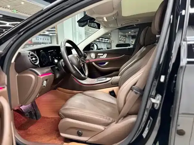Mercedes-Benz E-Class — Фото автомобиля 19