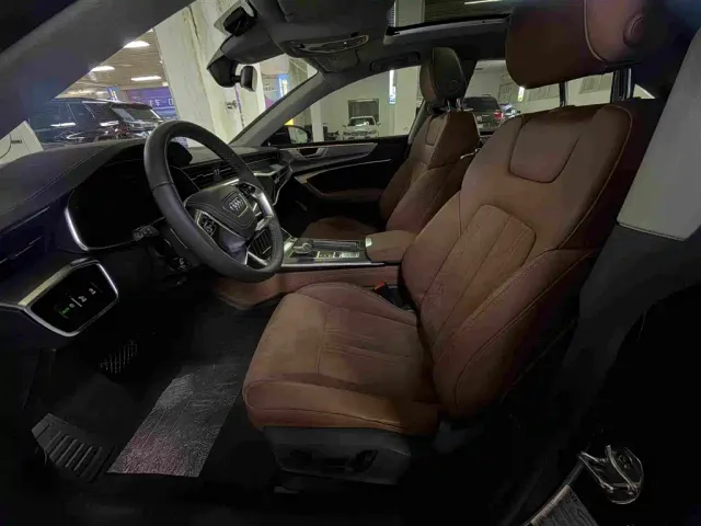 Audi A7L — Фото автомобиля 13