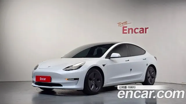 Фотография автомобиля — Tesla Model 3