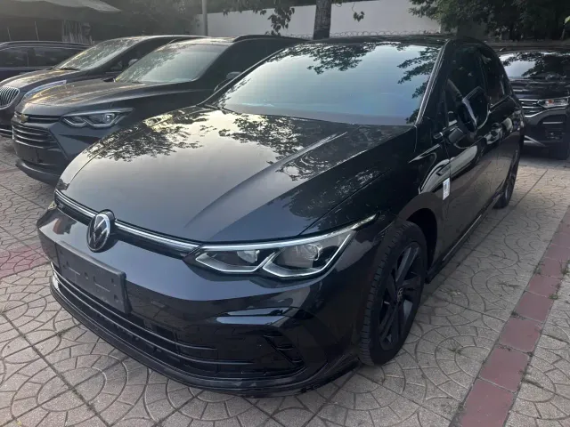 Фотография автомобиля — Volkswagen Golf