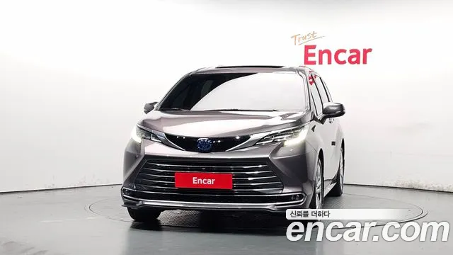 Toyota Sienna — Фото автомобиля 3