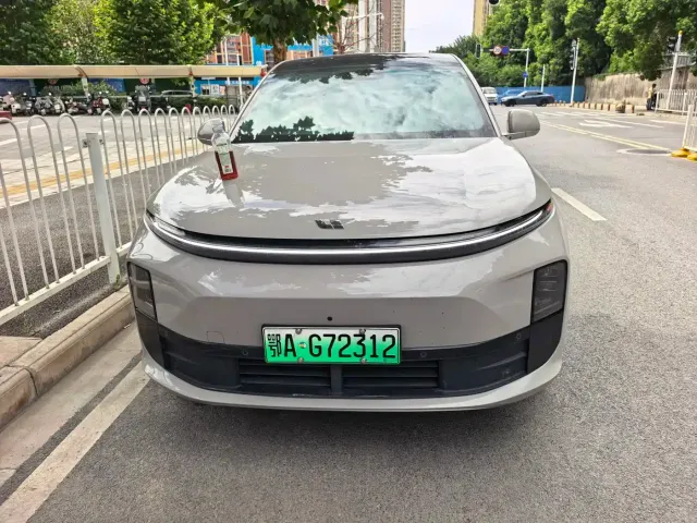 Li Auto L6 — Фото автомобиля 2
