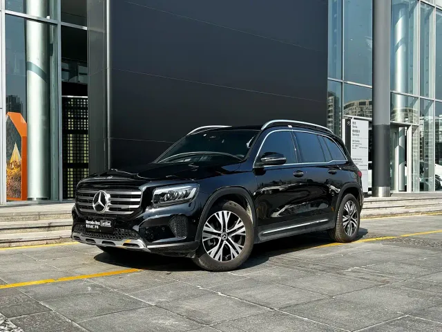 Фотография автомобиля — Mercedes-Benz GLB-Class