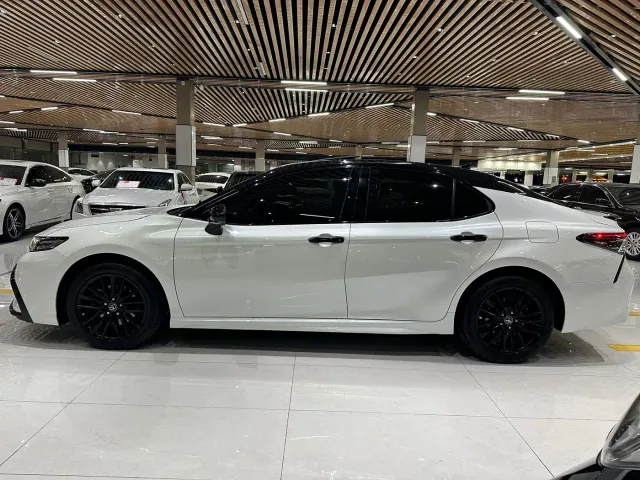 Toyota Camry — Фото автомобиля 4